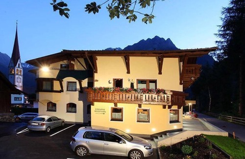 Unterlaengenfeld House | Nice apartment in Längenfeld with garden