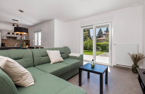 Opric Apartment | Nice apartment in Lovran with WiFi