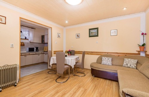 Sveti Juraj Apartment | Nice apartment in Sveti Juraj with WiFi