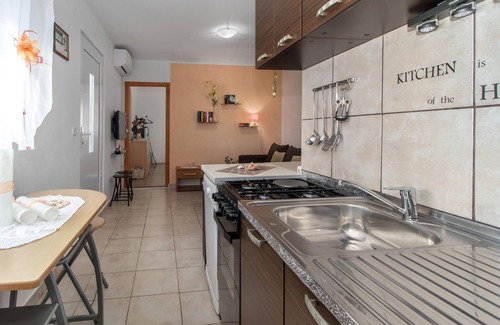 Kraljevica Apartment | Nice apartment in Smrika with kitchen