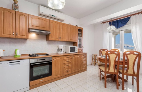 Sveti Juraj Apartment | Nice apartment in Sv.Juraj with kitchen