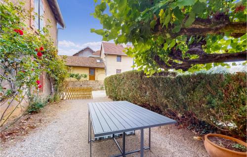 Trouvans Apartment | Nice Apartment In Trouvans With Wifi