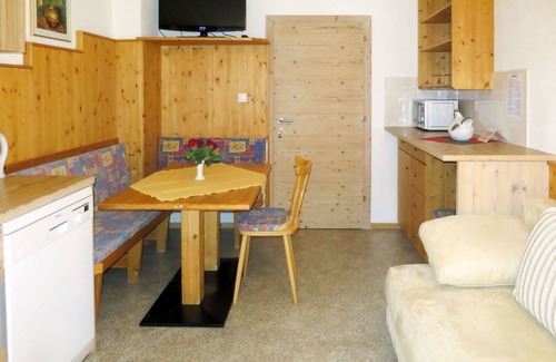 Rohrberg Villa | Nice apartment in villa for 2 guests with WIFI, TV, terrace and parking