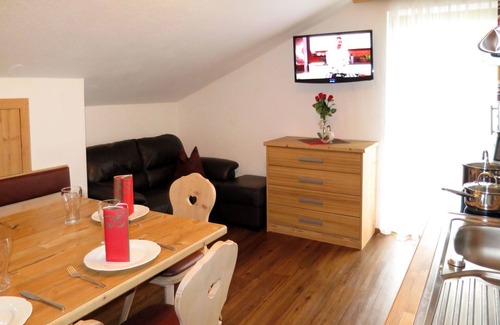Distelberg Villa | Nice apartment in villa for 7 people with WIFI, TV, terrace and parking