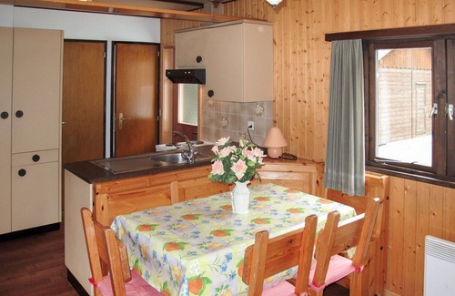 Saas-Balen House | Nice apartment in villa for 4 people with WIFI, TV, patio and pets allowed
