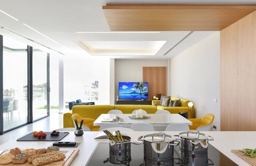 Salobre Villa | Nice apartment in villa with private pool, A/C, WIFI, TV, terrace, pets allowed and parking