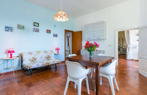 Follonica Villa | Nice apartment in villa for 12 people with WIFI, private pool, TV, patio, pets allowed and parking