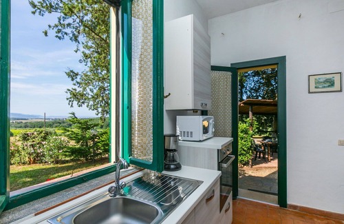 Follonica Villa | Nice apartment in villa for 12 people with WIFI, private pool, TV, patio, pets allowed and parking