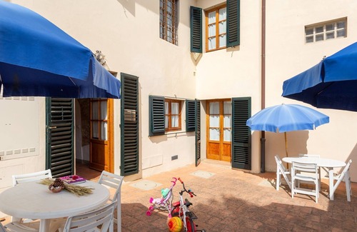 Mercatale Val di Pesa Villa | Nice apartment in villa with pool, WIFI, TV, patio and parking, close to Greve In Chianti