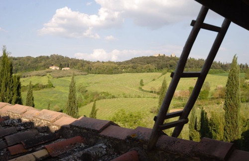 Poggiarello Villa | Nice apartment in villa with WIFI, pool, TV, patio, panoramic view, parking, close to San Gimignano