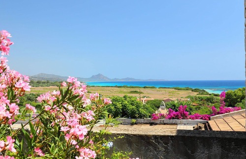 Sant'Elmo House | Nice apartment in villa for 6 people with A/C, TV, terrace, pets allowed and parking