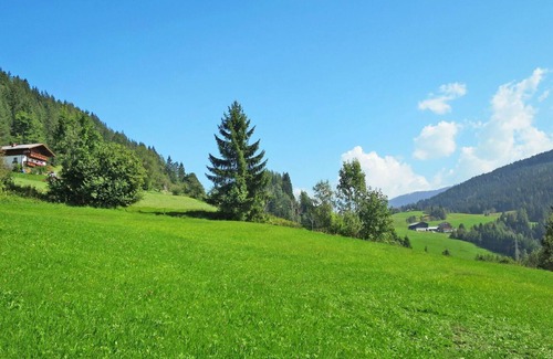 Radstadt Villa | Nice apartment in villa for 4 guests with WIFI, TV, patio, pets allowed and parking