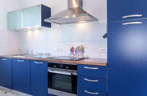 Plozevet House | Nice apartment in villa for 6 people with TV, terrace, pets allowed and parking