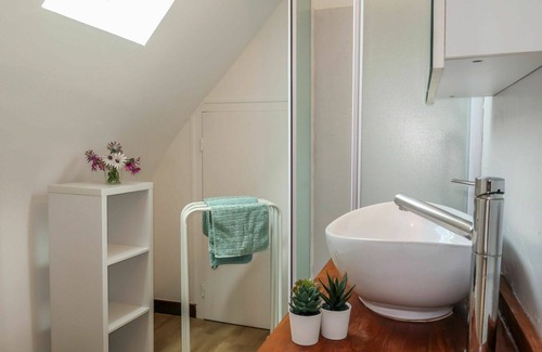Plozevet Villa | Nice apartment in villa for 3 people with WIFI and parking