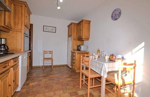 Velleron House | Nice apartment in villa for 4 guests with pool, WIFI, TV, terrace and parking
