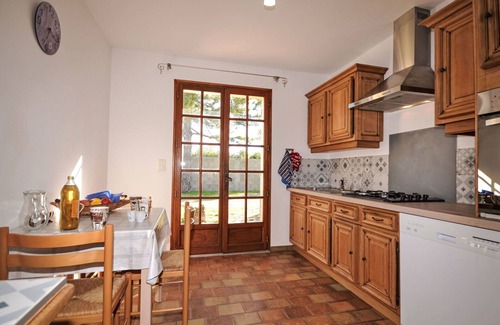 Velleron House | Nice apartment in villa for 4 guests with pool, WIFI, TV, terrace and parking