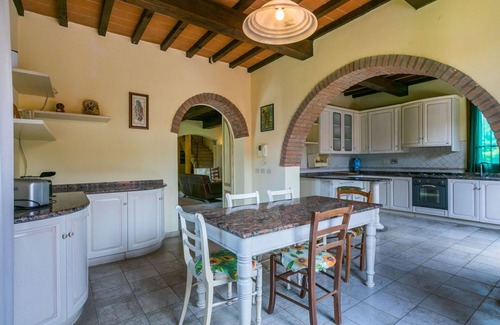 Fucecchio Villa | Nice apartment in villa for 10 guests with private pool, A/C, hot tub, WIFI, TV and pets allowed