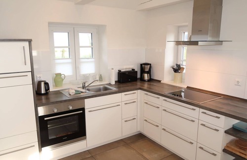 Dagebuell House | Nice apartment in villa with hot tub, WIFI, TV, terrace, pets allowed, panoramic view and parking