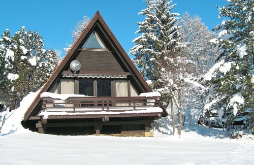 Siegsdorf House | Nice apartment in villa for 4 guests with TV, balcony and pets allowed