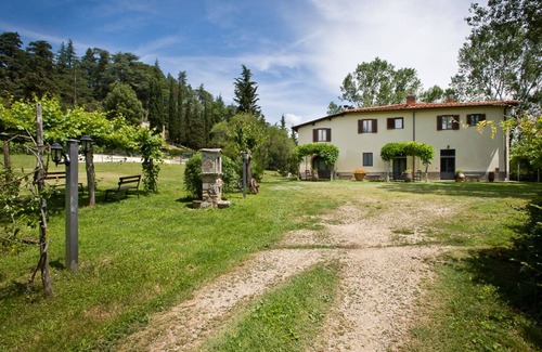 Cicogna House | Nice apartment in villa for 4 people with WIFI, pool, patio, pets allowed and parking