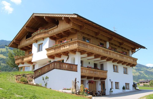 Kapfing Villa | Nice apartment in villa for 6 people with WIFI, TV, terrace, pets allowed and panoramic view