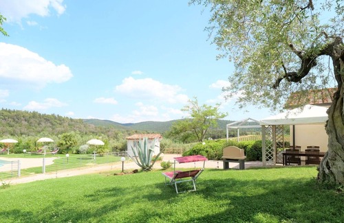 Massa Marittima Villa | Nice apartment in villa for 6 people with pool, WIFI, TV, terrace, pets allowed and parking