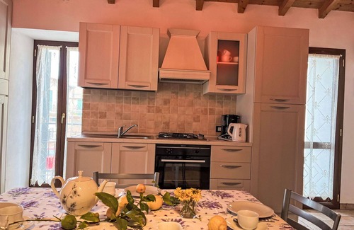 Valloria House | Nice apartment in villa for 4 people with WIFI, TV, patio, pets allowed and parking