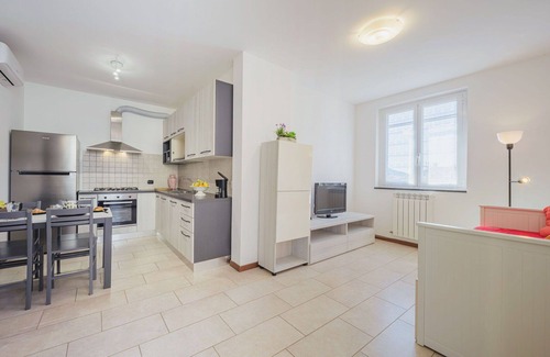 Sestri Levante Apartment | Nice apartment for 5 people with WIFI, A/C, TV, patio, pets allowed and parking