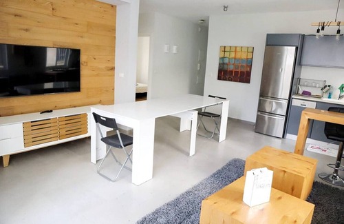 Diamond Exchange District Apartment | Nice apartment near the beach n