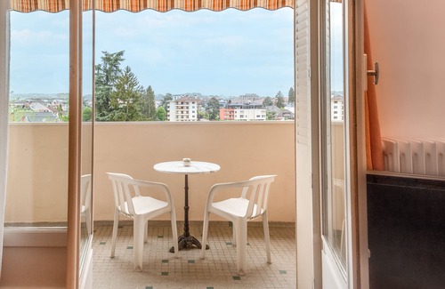 Novel Apartment | Nice apartment with balcony and city view