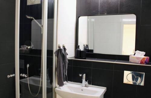 Neuehrenfeld Apartment | Nice apartment with parking space