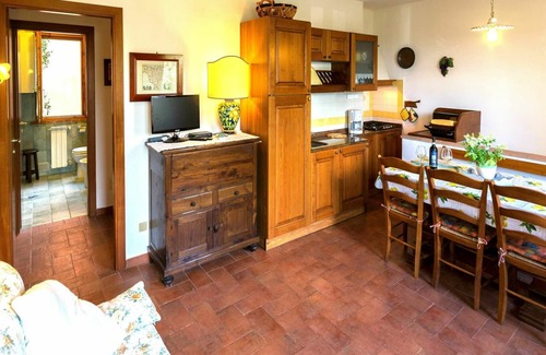 Sughera Apartment | Nice apartment with WIFI, A/C, pool, TV, patio, panoramic view, parking, close to San Gimignano