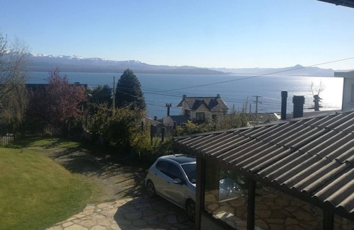 San Carlos de Bariloche Ski Chalet | Nice big house up to 6 people. dream views