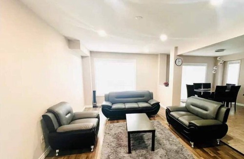 London House | Nice big house in a quiet neighbourhood