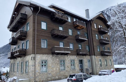 Krimml Apartment | Nice bright apartment in Krimml village, free WiFi, TV, 4 beds, fitted kitchen