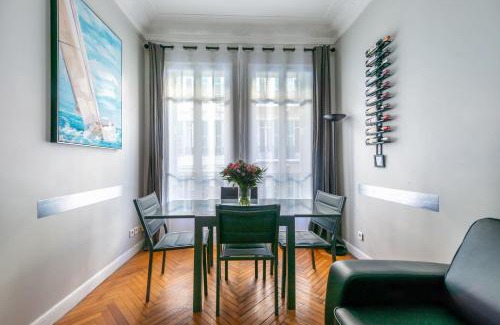 Carabacel Apartment | Nice Central Art Deco Flat 45 m²