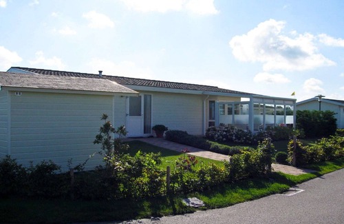 Breskens Ski Chalet | Nice chalet with beach at 600 m.