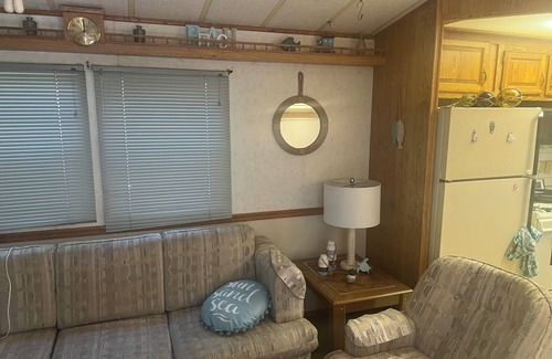 Birch Bay Cottage | Nice clean cottage close to pool and beach.