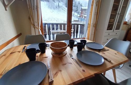 Les Contamines-Montjoie Apartment | Nice & cozy apartment facing the gondola - LA BOULE DE NEIGE 112