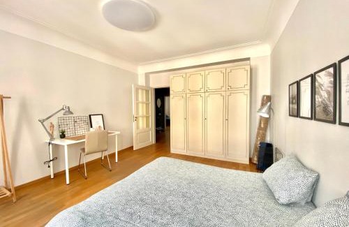 Ville Haute Apartment | Nice Flat in the heart of the City
