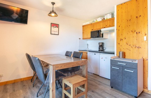 Saint-Sorlin-d'Arves Apartment | Nice ground floor apt for 5 people
