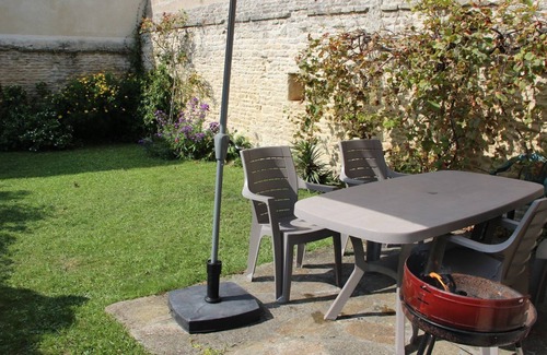 Lion-sur-Mer House | Nice holiday home 30 m from the beach