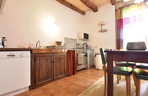 Montclera House | Nice holiday home with tennis court