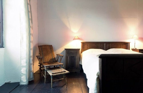 Montclera House | Nice holiday home with tennis court