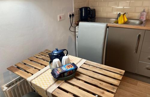 Ladywell Apartment | Nice Holiday Studio 15 Mins from Central London