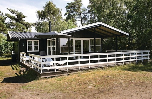 Oster Somarken House | Nice home in Aakirkeby with WiFi
