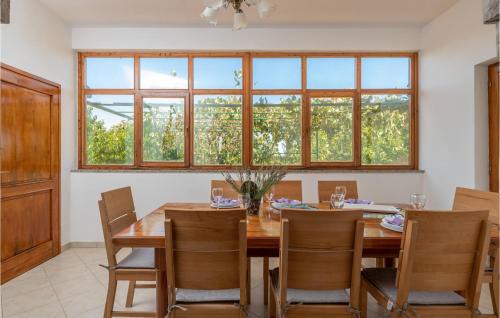 Orihi House | Nice Home In Barban With Kitchen