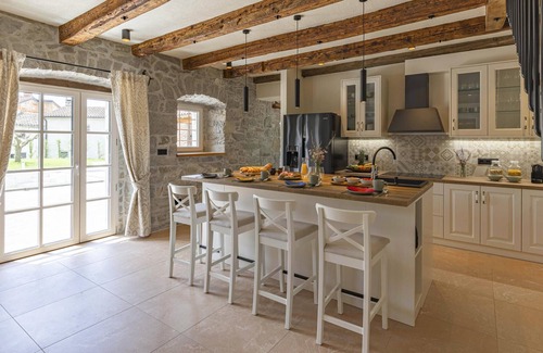 Buzet House | Nice home in Buzet with kitchen