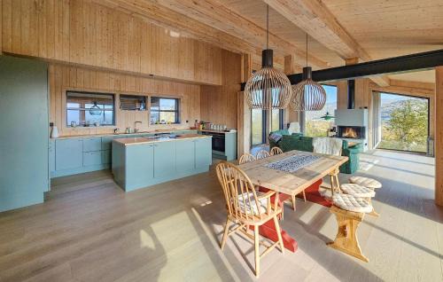 Vinje House | Nice Home In Edland With Sauna