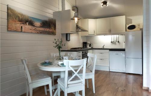 Heinkenszand House | Nice Home In Heinkenszand With Sauna